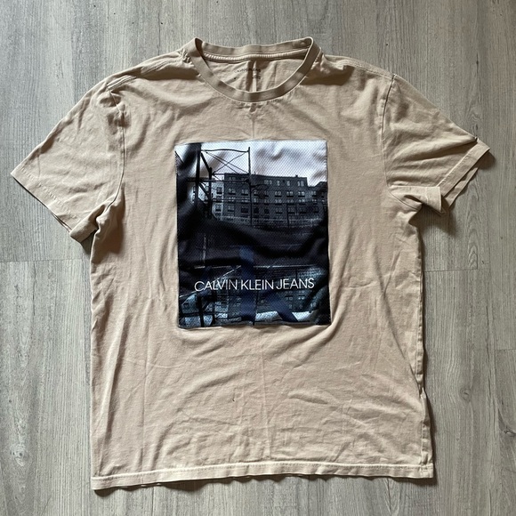 CALVIN KLEIN JEANS T SHIRT SIZE MEDIUM - Picture 2 of 2